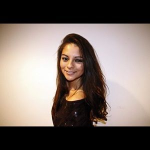 Meet your Posher, Iris